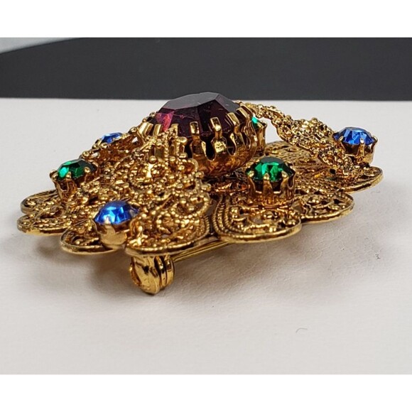 Czechoslovakia (CZECH) Gold Tone Filigree Glass Red, Green & Blue Stones Brooch - Picture 11 of 16